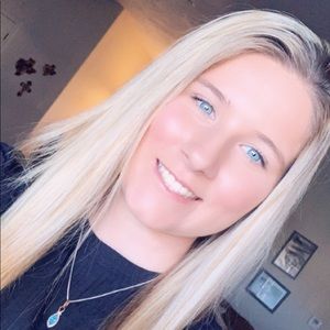 Meet your Posher, Makinzie